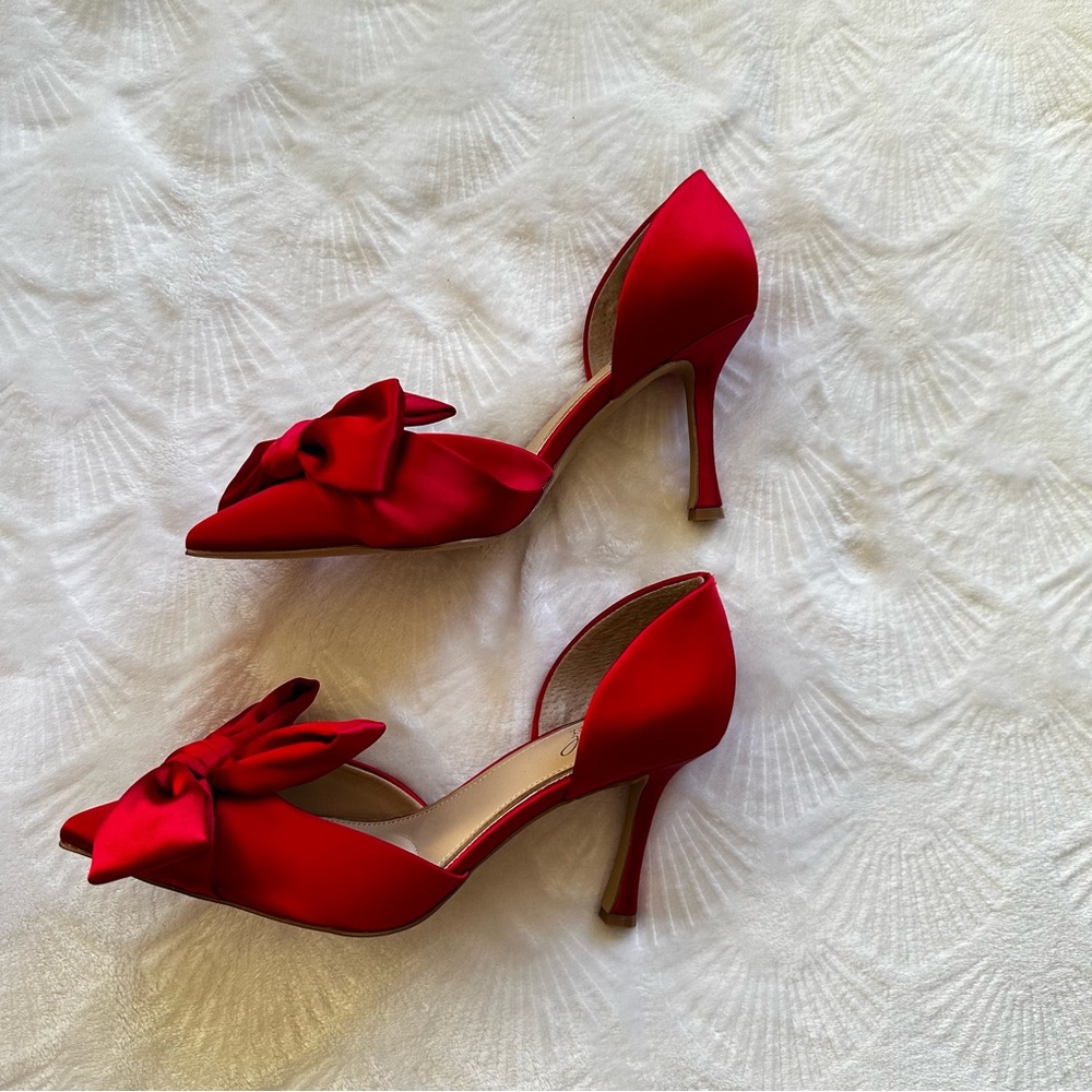 Jewel Badgley Mischka Red Satin Bow Heels - Picture 5 of 10